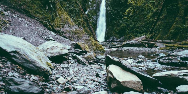 从灯泡到智能生态入口：一场LED照明行业的颠覆性变革案例分析