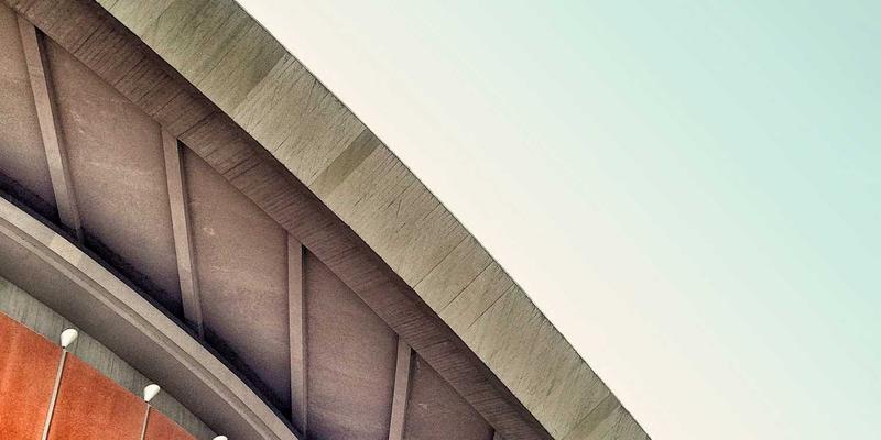 智能照明新选择：声控灯泡与智能音箱搭配全解析，离线与在线控制的稳定性与隐私对比