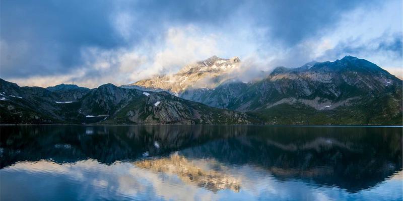 灯光资讯：如何根据房间面积和功能，精准选择合适瓦数的灯泡与智能灯泡