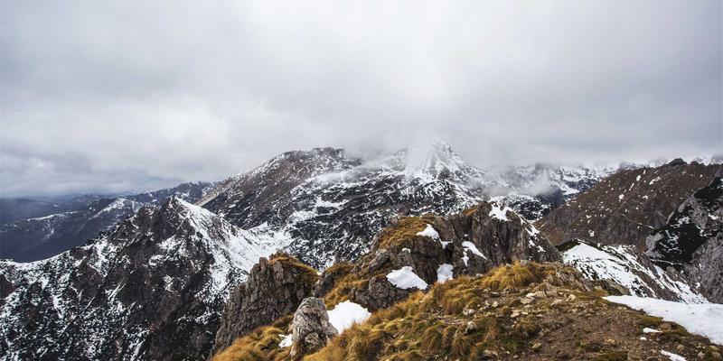 灯泡33：从吊灯革新到灯光资讯，揭秘现代灯具的智能进化